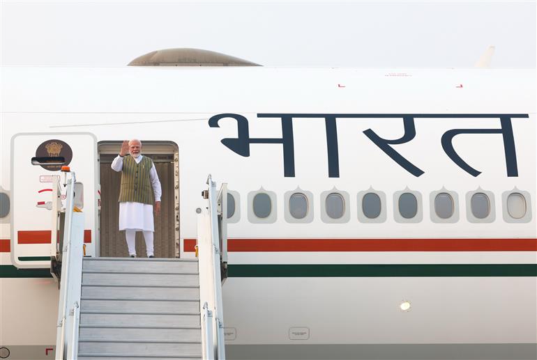 प्रधानमंत्री श्री नरेन्द्र मोदी 22 अक्टूबर, 2024 को नई दिल्ली से 16वें ब्रिक्स शिखर सम्मेलन में भाग लेने के लिए रूस के कज़ान के लिए रवाना हुए।:Prime Minister