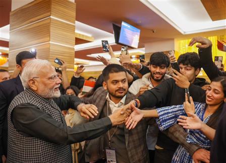 प्रधानमंत्री श्री नरेन्द्र मोदी का 22 अक्टूबर, 2024 को रूस के कज़ान में भारतीय समुदाय ने उत्साहपूर्वक स्वागत किया।
:Prime Minister