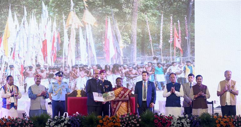 The President of India, Smt Droupadi Murmu attends the tribal society programme at Purkhauti Muktangan, Naya Raipur, in Chhattisgarh on October 25, 2024.