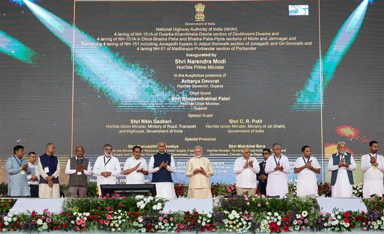 PM inaugurates and lays the foundation stone of various development projects at Amreli, in Gujarat on October 28, 2024.