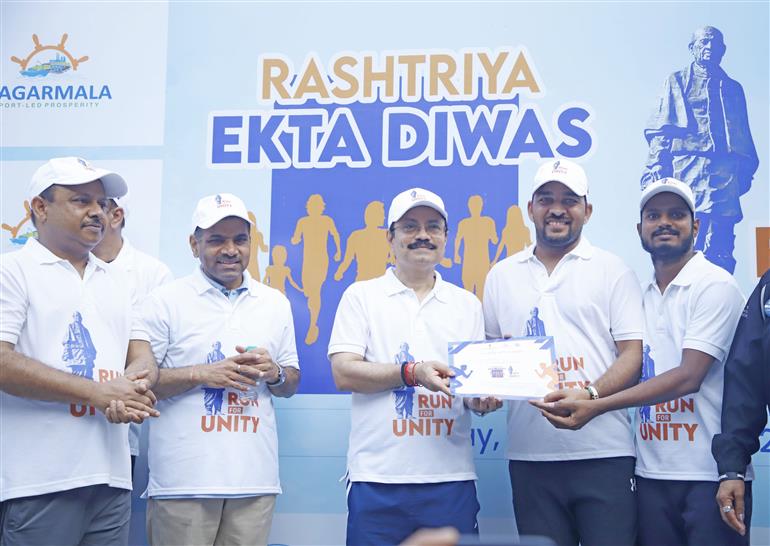 The Secretary, Ministry of Ports, Shipping and Waterways Shri T K Ramachandran participated in the ‘Run for Unity’ event organized on the occasion of Rashtriya Ekta Diwas to marking the birth anniversary of Sardar Vallabhbhai Patel at India Habitat Centre, in New Delhi on October 29, 2024.