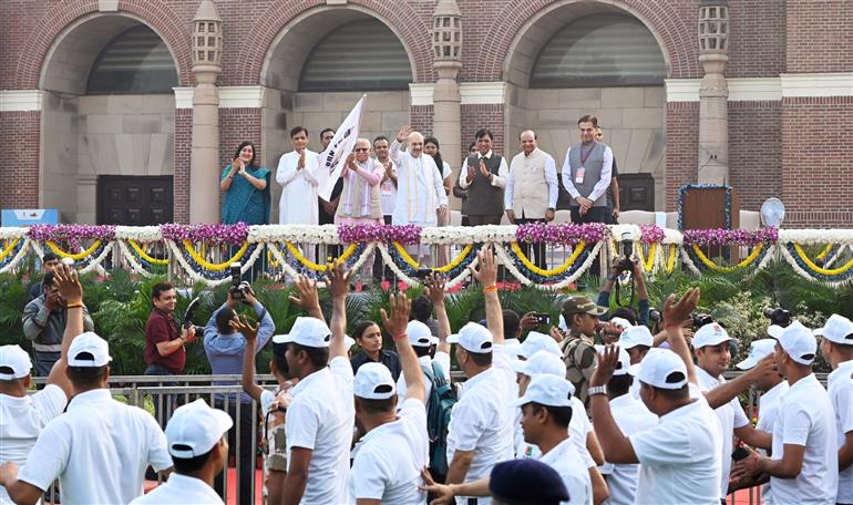 The Union Minister for Home Affairs and Cooperation, Shri Amit Shah at the flagging off the ‘Run for Unity’ organized as part of National Unity Day at Major Dhyan Chand National Stadium, in New Delhi on October 29, 2024.