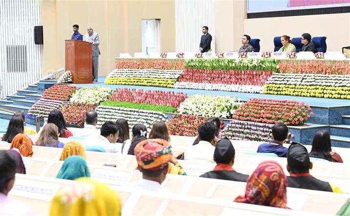 The Vice President, Shri Jagdeep Dhankhar addressing the gathering at the International Literacy Day celebrations at Vigyan Bhavan, in New Delhi on September 08, 2024.