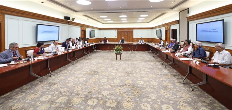 प्रधानमंत्री श्री नरेन्द्र मोदी 10 सितंबर, 2024 को नई दिल्ली में नवगठित अनुसंधान नेशनल रिसर्च फाउंडेशन (एएनआरएफ) की पहली आम बोर्ड बैठक की अध्यक्षता करते हुए।
