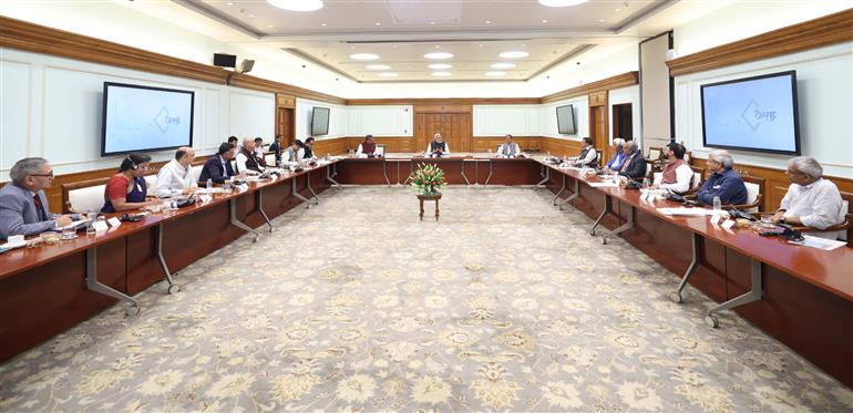 प्रधानमंत्री श्री नरेन्द्र मोदी 10 सितंबर, 2024 को नई दिल्ली में नवगठित अनुसंधान नेशनल रिसर्च फाउंडेशन (एएनआरएफ) की पहली आम बोर्ड बैठक की अध्यक्षता करते हुए।