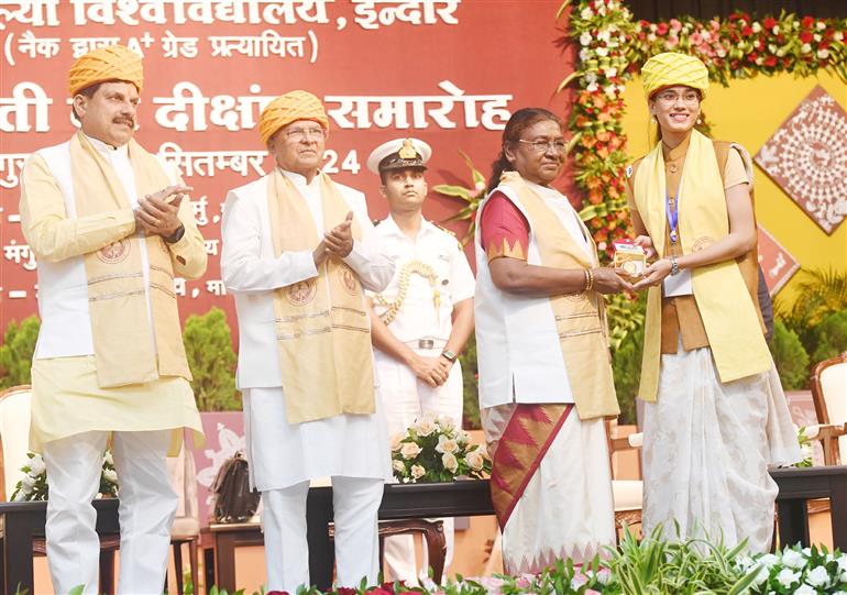 The President of India, Smt. Droupadi Murmu graced the 14th convocation of Devi Ahilya University at Indore, in Madhya Pradesh on September 19, 2024.