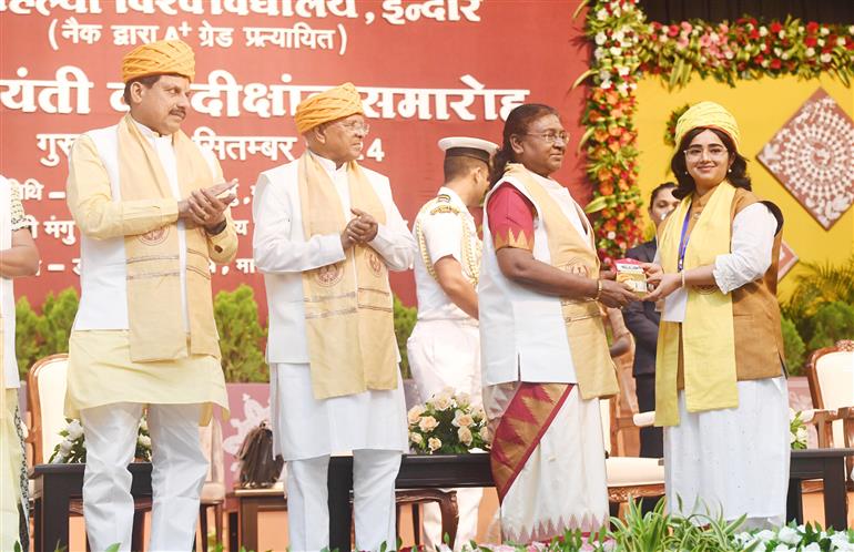 The President of India, Smt. Droupadi Murmu graced the 14th convocation of Devi Ahilya University at Indore, in Madhya Pradesh on September 19, 2024.