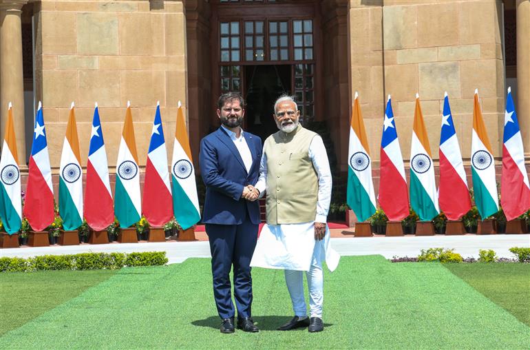 PM meets the President of the Republic of Chile, Mr. Gabriel Boric Font at Hyderabad House, in New Delhi on April 01, 2025.