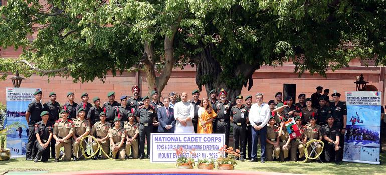 The Union Minister for Defence, Shri Rajnath Singh in a group photograph at the flagging off ceremony of expeditions to Mount Everest (8,848m) and Mount Kangchenjunga (8,586m) at South Block, in New Delhi on April 03, 2025.