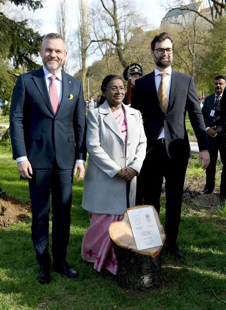 The President of India, Smt. Droupadi Murmu and the President of Slovakia, Mr. Peter Pellegrini jointly planted a Linden tree, the national tree of Slovakia at the City Park on Sihot, Nitra, in Slovakia on April 10, 2025.
