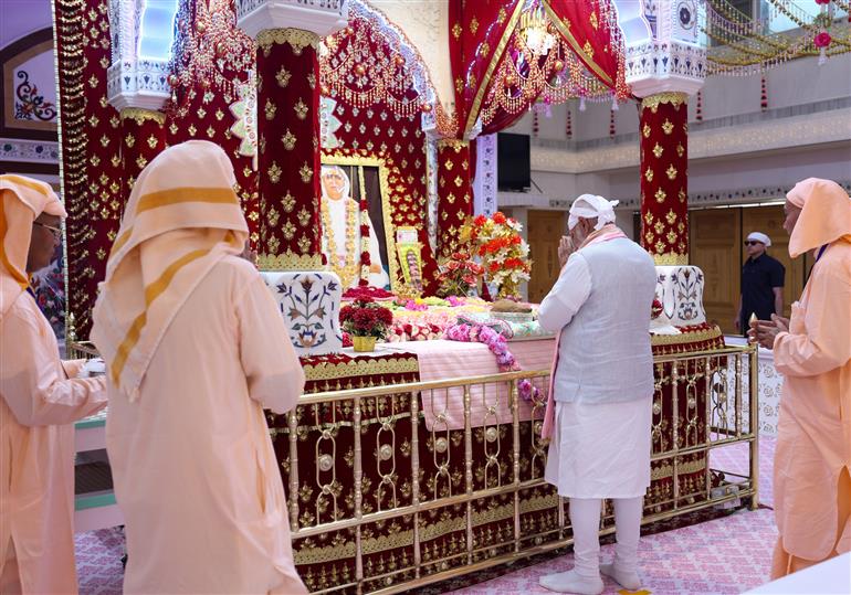 PM performs Darshan and Pooja at Guru Ji Maharaj Temple, in Madhya Pradesh on April 11, 2025.