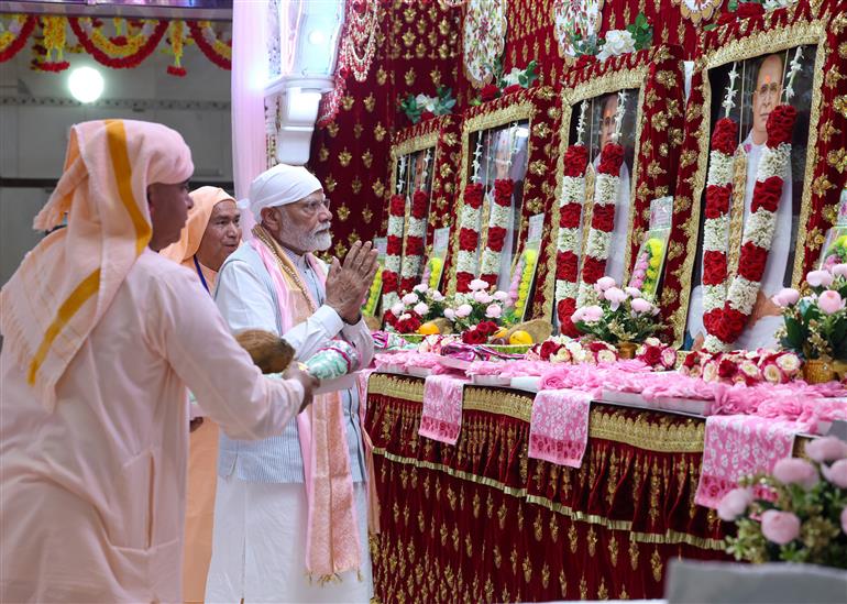 PM performs Darshan and Pooja at Guru Ji Maharaj Temple, in Madhya Pradesh on April 11, 2025.
