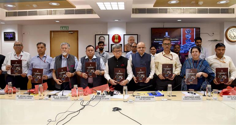 The Vice Chairman, NITI Aayog, Shri Suman Bery and the Chief Executive Officer (CEO), NITI Aayog, Shri BVR Subrahmanyam release of Report on “Automotive Industry: Powering India’s Participation in Global Value Chains” at NITI Aayog, in New Delhi on April 11, 2025.
