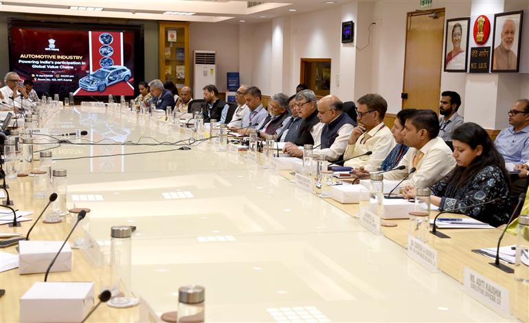 The Vice Chairman, NITI Aayog, Shri Suman Bery addressing at the release of Report on “Automotive Industry: Powering India’s Participation in Global Value Chains” at NITI Aayog, in New Delhi on April 11, 2025.