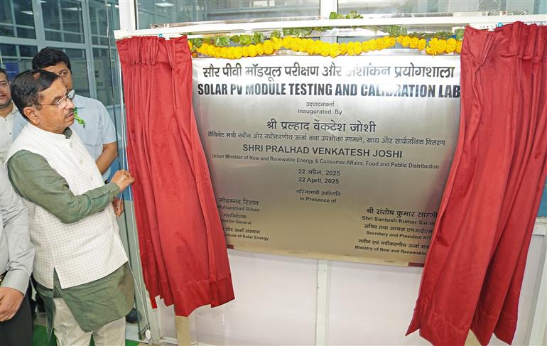 The Union Minister for Consumer Affairs, Food and Public Distribution & New and Renewable Energy, Shri Pralhad Joshi inaugurates Solar PV Module Testing and Calibration Lab at National Institute of Solar Energy, in Haryana on April 22, 2025.