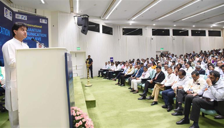 The Union Minister of Communications and Development of North Eastern Region (DoNER), Shri Jyotiraditya M. Scindia addressing the gathering at the 3rd International Quantum Communication Conclave organized by the Telecommunication Engineering Centre (TEC) in collaboration with C-DOT at Vigyan Bhawan, in New Delhi on April 25, 2025.