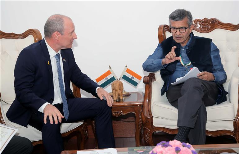 Ambassador of Israel, Mr. Reuven Azar calling on Defence Secretary, Shri Rajesh Kumar Singh, in New Delhi on April 25, 2025.