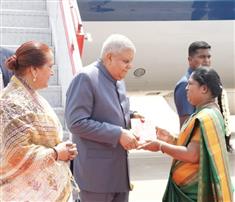 The Vice President of India, Shri Jagdeep Dhankhar and Dr. Sudesh Dhankhar being welcomed by Smt N. Kayalvizhi Selvaraj, Minister, Government of Tamil Nadu, Dr. Ganapathy P. Rajkumar, Member of Parliament (Lok Sabha) and other dignitaries on their arrival at Coimbatore, in Tamil Nadu on April 25, 2025.