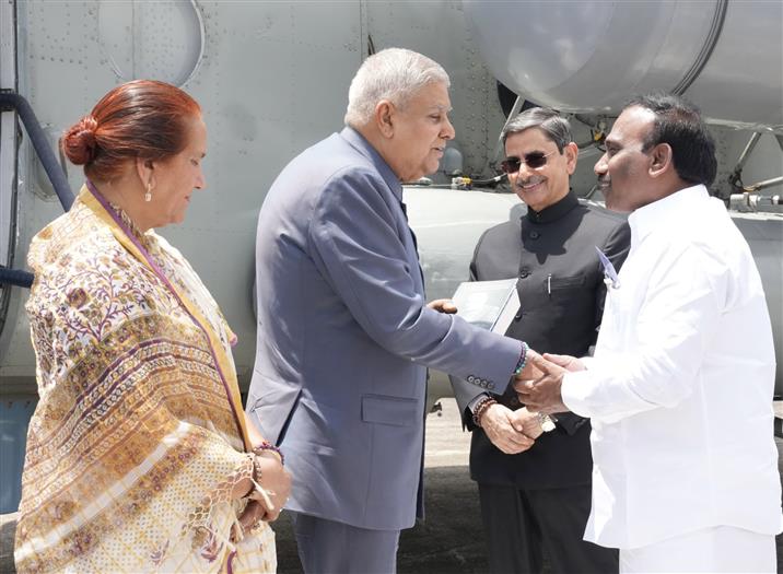 The Vice President of India, Shri Jagdeep Dhankhar and Dr. Sudesh Dhankhar being welcomed by Shri R.N. Ravi, Governor of Tamil Nadu, Shri M.P. Saminathan, Minister, Government of Tamil Nadu, Shri A Raja, Member of Parliament (Lok Sabha) and other dignitaries on their arrival at Theetukal, in Tamil Nadu on April 25, 2025.