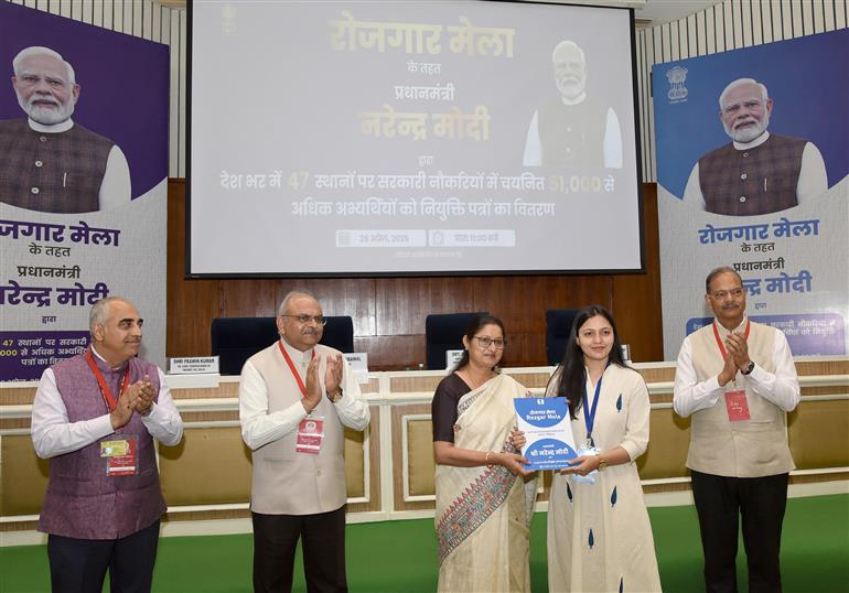 The Union Minister of Women and Child Development, Smt. Annpurna Devi attends the 15th Tranche of the ‘Rojgar Mela’ organizing by Government of India at Vigyan Bhawan, in New Delhi on April 26, 2025.