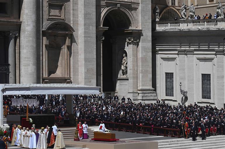 The President of India, Smt. Droupadi Murmu attended the funeral Mass of His Holiness Pope Francis at Saint Peter’s Square, in Vatican City on April 26, 2025.