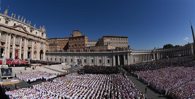 The President of India, Smt. Droupadi Murmu attended the funeral Mass of His Holiness Pope Francis at Saint Peter’s Square, in Vatican City on April 26, 2025.