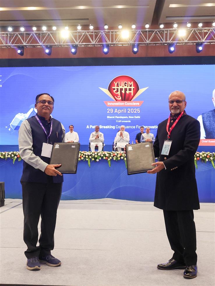 प्रधानमंत्री श्री नरेन्द्र मोदी 29 अप्रैल 2025 को नई दिल्ली के भारत मंडपम में आयोजित युग्म इनोवेशन कॉन्क्लेव में भाग लेते हुए।