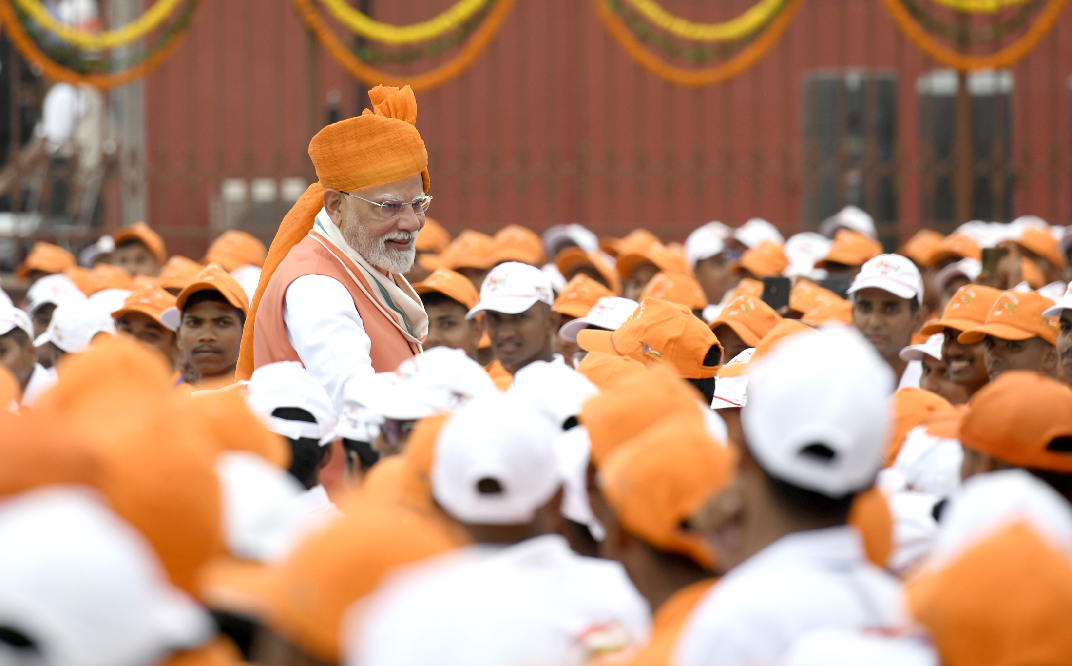 PM met the participants of 79th Independence Day celebrations at Red Fort, in Delhi on August 15, 2025.