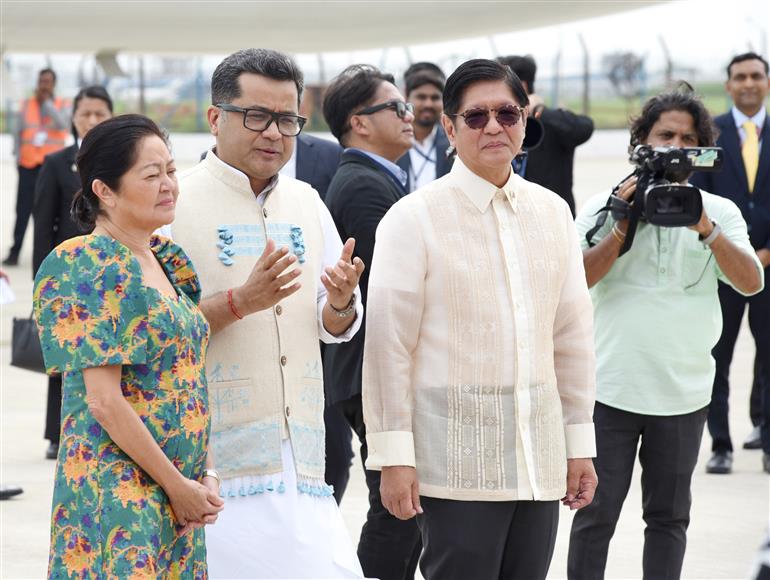 The President of the Republic of Philippines, Mr. Ferdinand Romualdez Marcos Jr. received by the Minister of State for External Affairs and Textiles, Shri Pabitra Margherita at AFS Palam, in New Delhi on August 04, 2025.