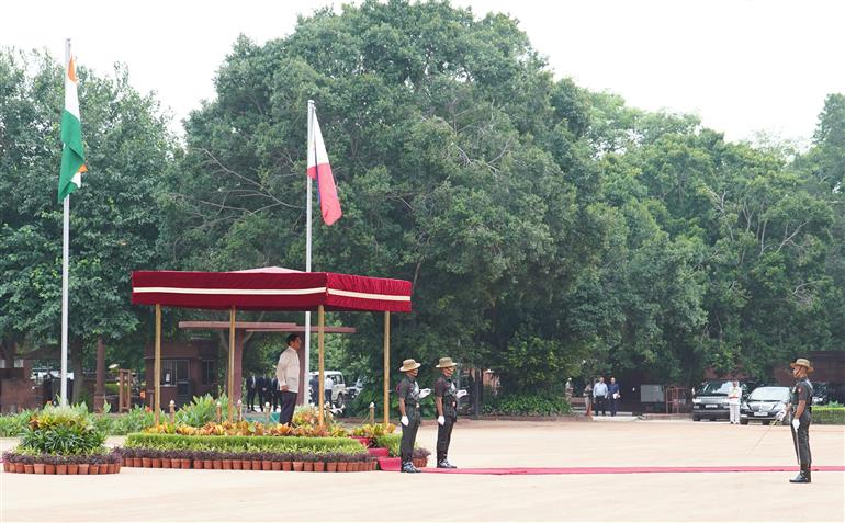 The President of the Republic of Philippines, Mr. Ferdinand Romualdez Marcos Jr. accorded Ceremonial Reception at Rashtrapati Bhavan, in New Delhi on August 05, 2025.