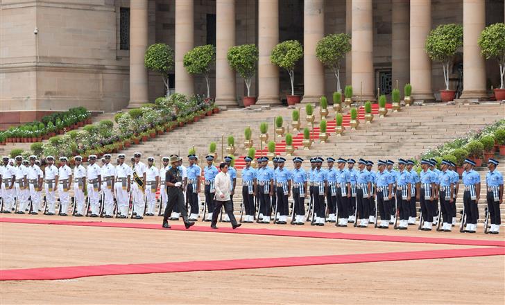 The President of the Republic of Philippines, Mr. Ferdinand Romualdez Marcos Jr. accorded Ceremonial Reception at Rashtrapati Bhavan, in New Delhi on August 05, 2025.