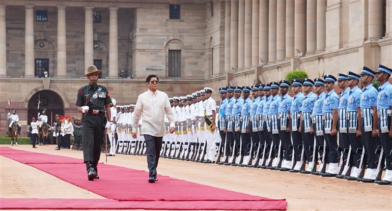 The President of the Republic of Philippines, Mr. Ferdinand Romualdez Marcos Jr. accorded Ceremonial Reception at Rashtrapati Bhavan, in New Delhi on August 05, 2025.