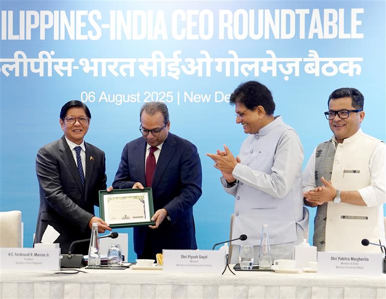 The President of the Republic of Philippines, Mr. Ferdinand Romualdez Marcos Jr. and the Union Minister for Commerce and Industry, Shri Piyush Goyal attend Philippines-India CEO Roundtable, in New Delhi on August 06, 2025.