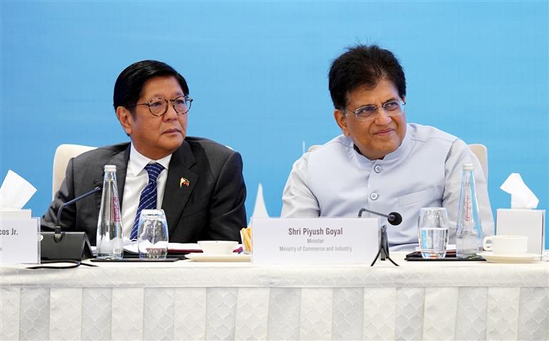 The President of the Republic of Philippines, Mr. Ferdinand Romualdez Marcos Jr. and the Union Minister for Commerce and Industry, Shri Piyush Goyal attend Philippines-India CEO Roundtable, in New Delhi on August 06, 2025.