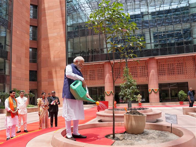 PM planting a sapling at Kartavya Bhavan, in New Delhi on August 06, 2025.