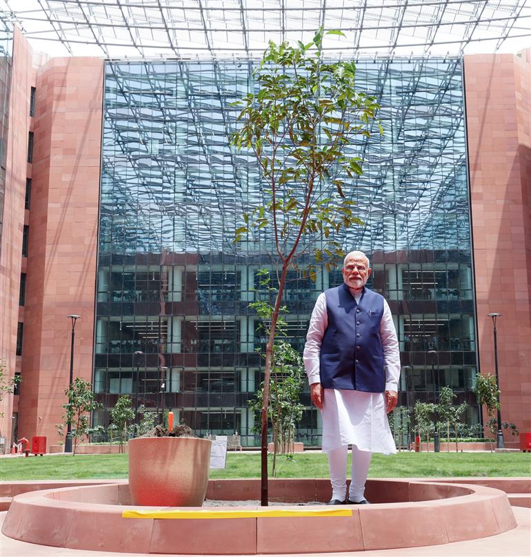 PM planting a sapling at Kartavya Bhavan, in New Delhi on August 06, 2025.