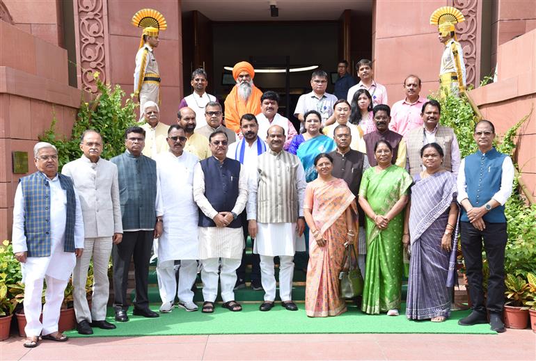 The Speaker, Lok Sabha, Shri Om Birla in a group photograph with the Chairman and Members of the Parliamentary Committee on Scheduled Castes and Scheduled Tribes at Parliament House, in New Delhi on August 08, 2025.