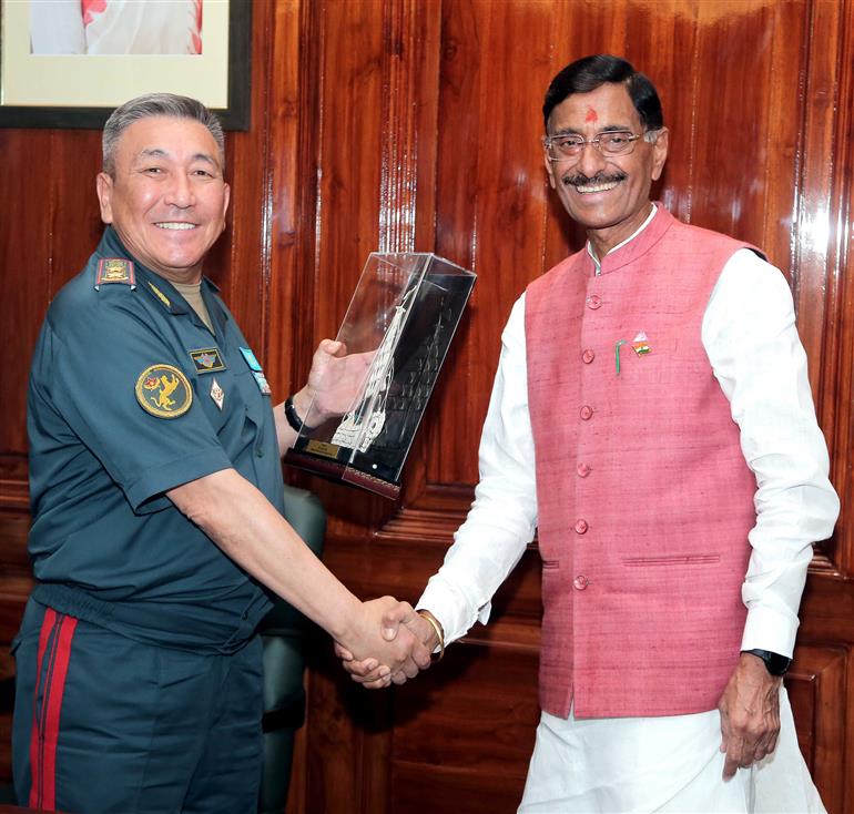 First Deputy Minister of Defence, Chief of the General Staff of the Armed Forces of the Republic of Kazakhstan, Lieutenant General Sultan Kamaletdinov calling on the Minister of State for Defence, Shri Sanjay Seth, in New Delhi on August 11, 2025.