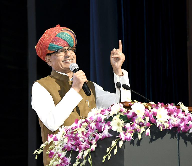 The Union Minister of Agriculture and Farmers Welfare & Rural Development, Shri Shivraj Singh Chouhan addressing the Farmers from various states, in New Delhi on August 12, 2025.

