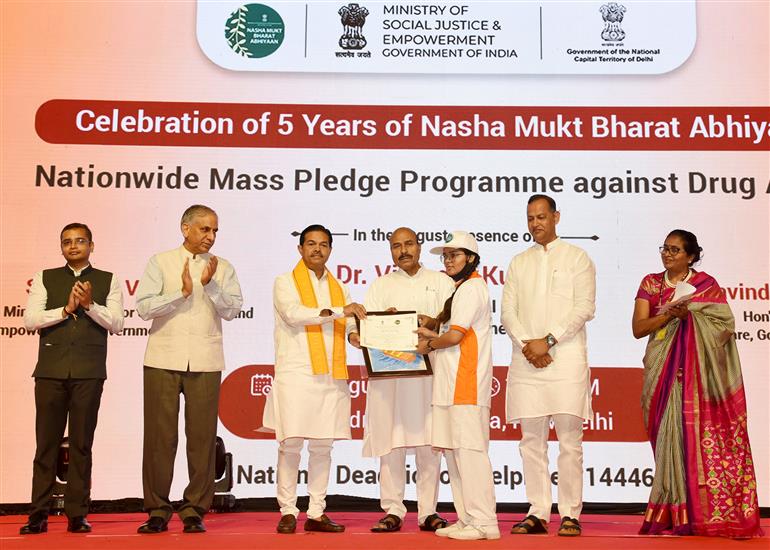 The Union Minister for Social Justice and Empowerment, Dr. Virendra Kumar and the Minister of State for Consumer Affairs, Food and Public Distribution and Social Justice and Empowerment, Shri B. L. Verma at the celebration of 5 Years of Nasha Mukt Bharat Abhiyaan at Kendriya Vidyalaya, in New Delhi on August 13, 2025.