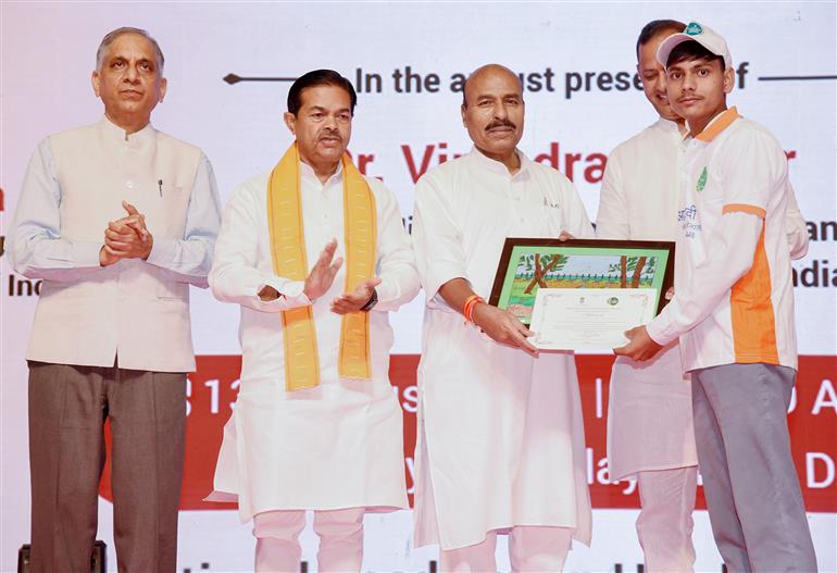 The Union Minister for Social Justice and Empowerment, Dr. Virendra Kumar and the Minister of State for Consumer Affairs, Food and Public Distribution and Social Justice and Empowerment, Shri B. L. Verma at the celebration of 5 Years of Nasha Mukt Bharat Abhiyaan at Kendriya Vidyalaya, in New Delhi on August 13, 2025.