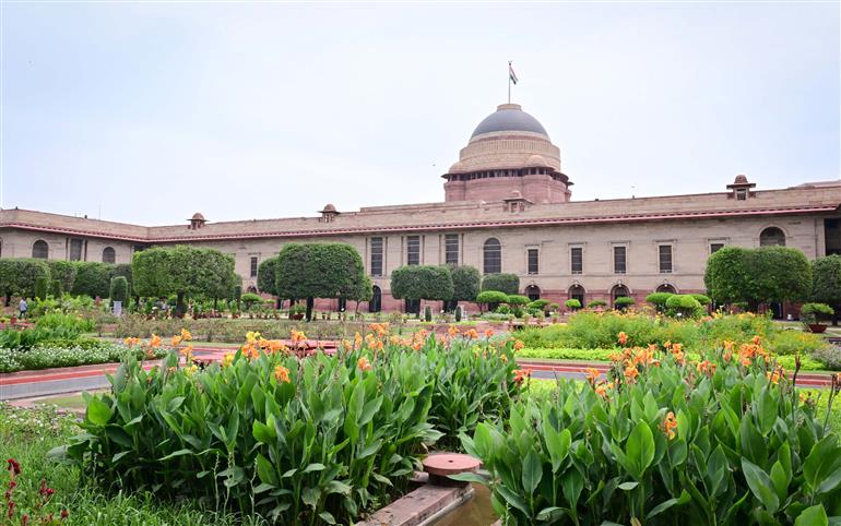 The President of India, Smt. Droupadi Murmu graces the opening of Amrit Udyan Summer Annuals Edition, 2025 at Rashtrapati Bhavan, in New Delhi on August 14, 2025.