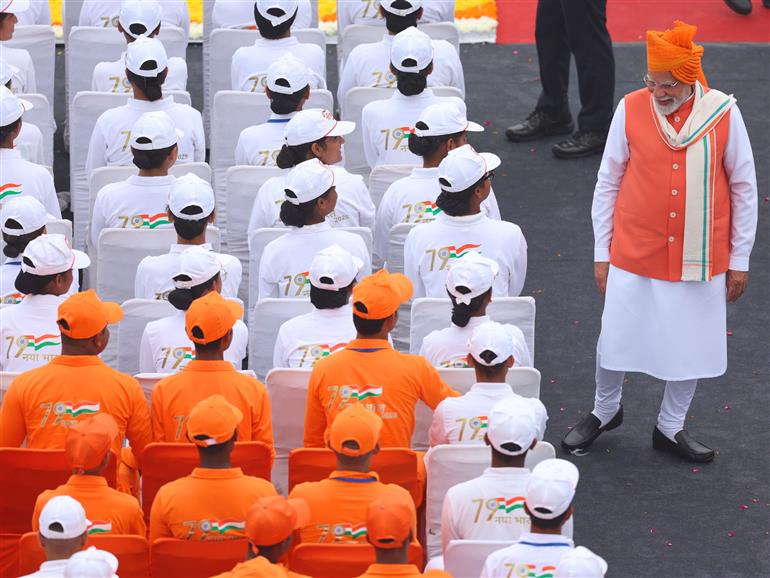 PM met the participants of 79th Independence Day celebrations at Red Fort, in Delhi on August 15, 2025.