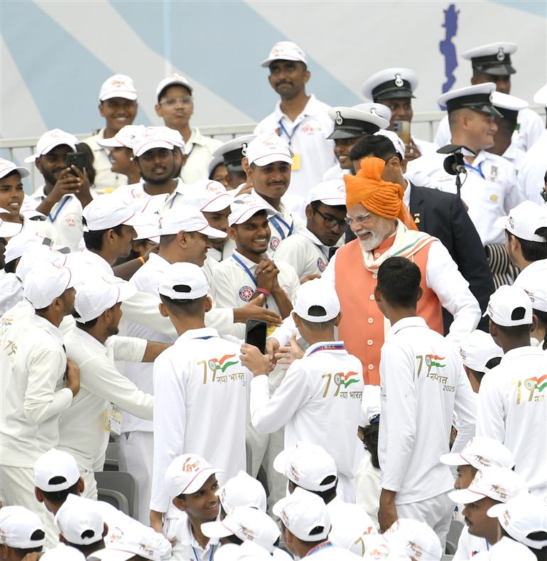 PM met the participants of 79th Independence Day celebrations at Red Fort, in Delhi on August 15, 2025.