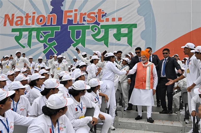 PM met the participants of 79th Independence Day celebrations at Red Fort, in Delhi on August 15, 2025.