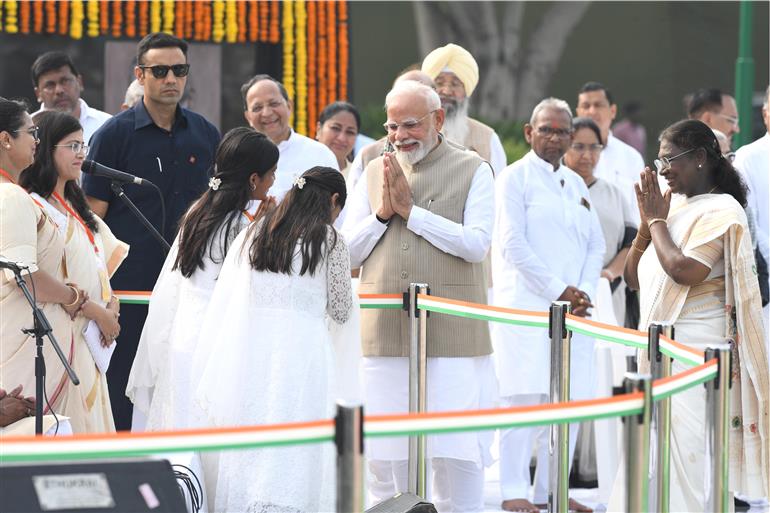 The President of India, Smt. Droupadi Murmu at the Samadhi of the former Prime Minister of India, Shri Atal Bihari Vajpayee on his death anniversary at Sadaiv Atal, in New Delhi on August 16, 2025.
