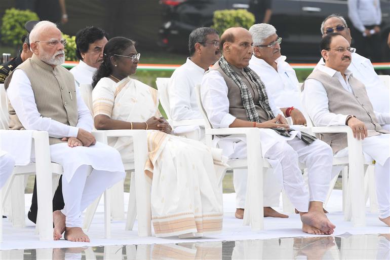 The President of India, Smt. Droupadi Murmu at the Samadhi of the former Prime Minister of India, Shri Atal Bihari Vajpayee on his death anniversary at Sadaiv Atal, in New Delhi on August 16, 2025.