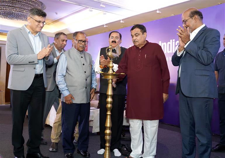 The Union Minister of Road Transport and Highways, Shri Nitin Gadkari lighting the lamp at the launch event of KPMG report on ‘Express Industry in India: Powering India’s Economy, Connecting Businesses and Markets’ held, in New Delhi on August 19, 2025.