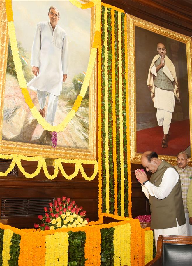 The Speaker, Lok Sabha, Shri Om Birla paid floral tributes to former Prime Minister, Shri Rajiv Gandhi on the occasion of his birth Anniversary at Parliament House, in New Delhi on August 20, 2025.