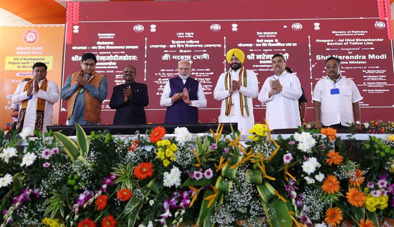 PM lays the foundation stone and inaugurates key infrastructure projects at Kolkata, in West Bengal on August 22, 2025.